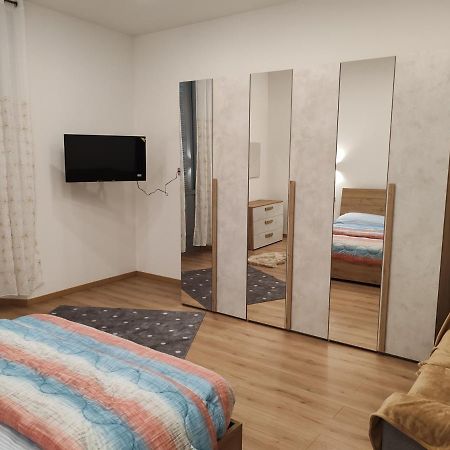 Appartamenti Lungo Fiume 506 Sesto Calende Exterior photo