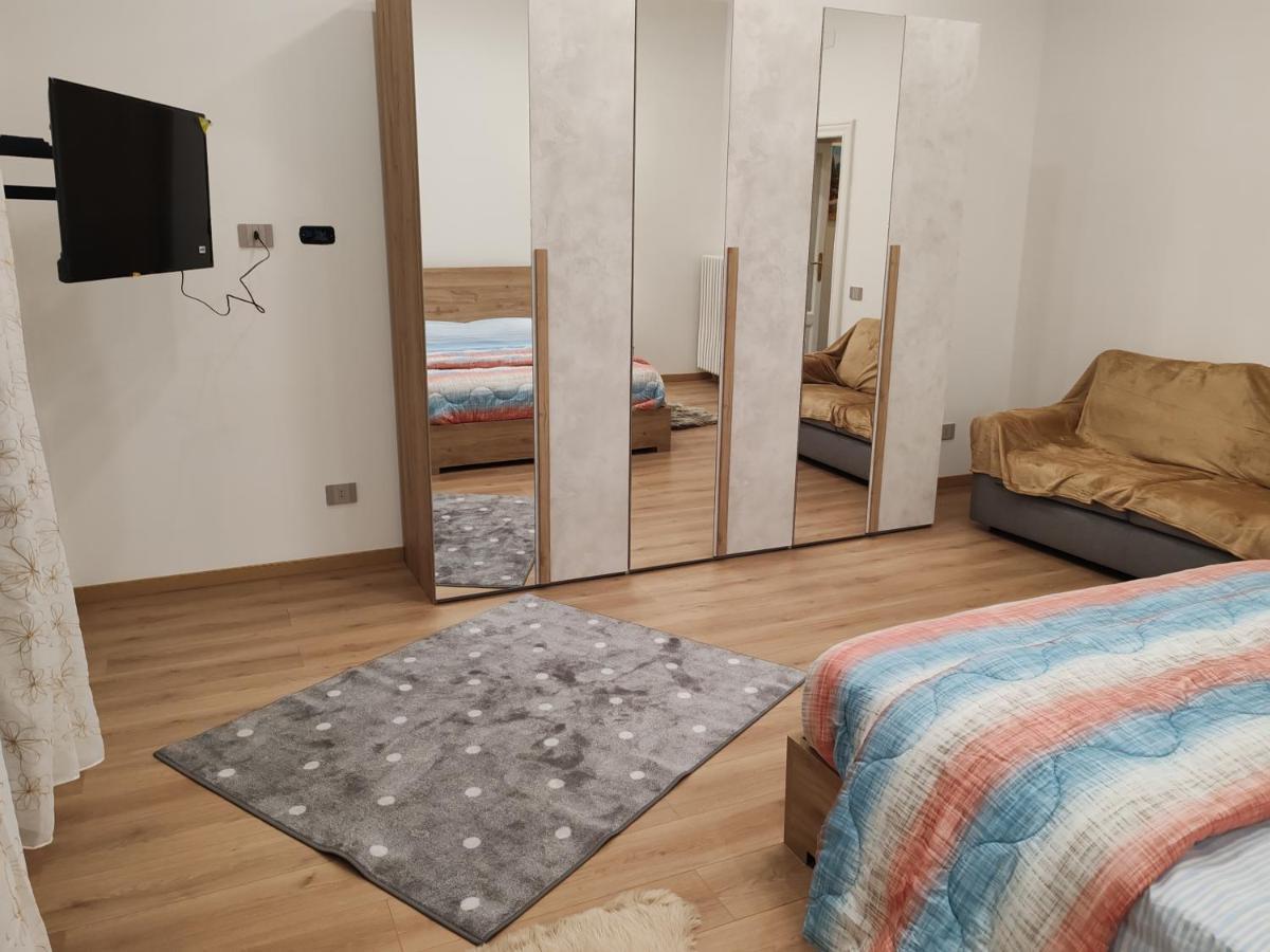 Appartamenti Lungo Fiume 506 Sesto Calende Exterior photo