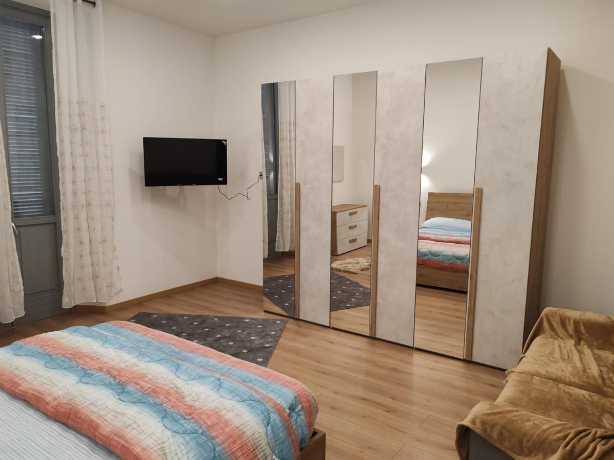 Appartamenti Lungo Fiume 506 Sesto Calende Exterior photo